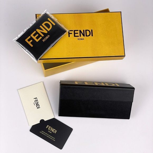 🔥Fendi FE50007U  033  Eyeglasses Light Gold Butterfly Women - Picture 5 of 10